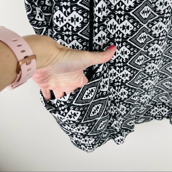 Hollister black white tribal southwest geometric lightweight cardigan top medium - Picture 4 of 9